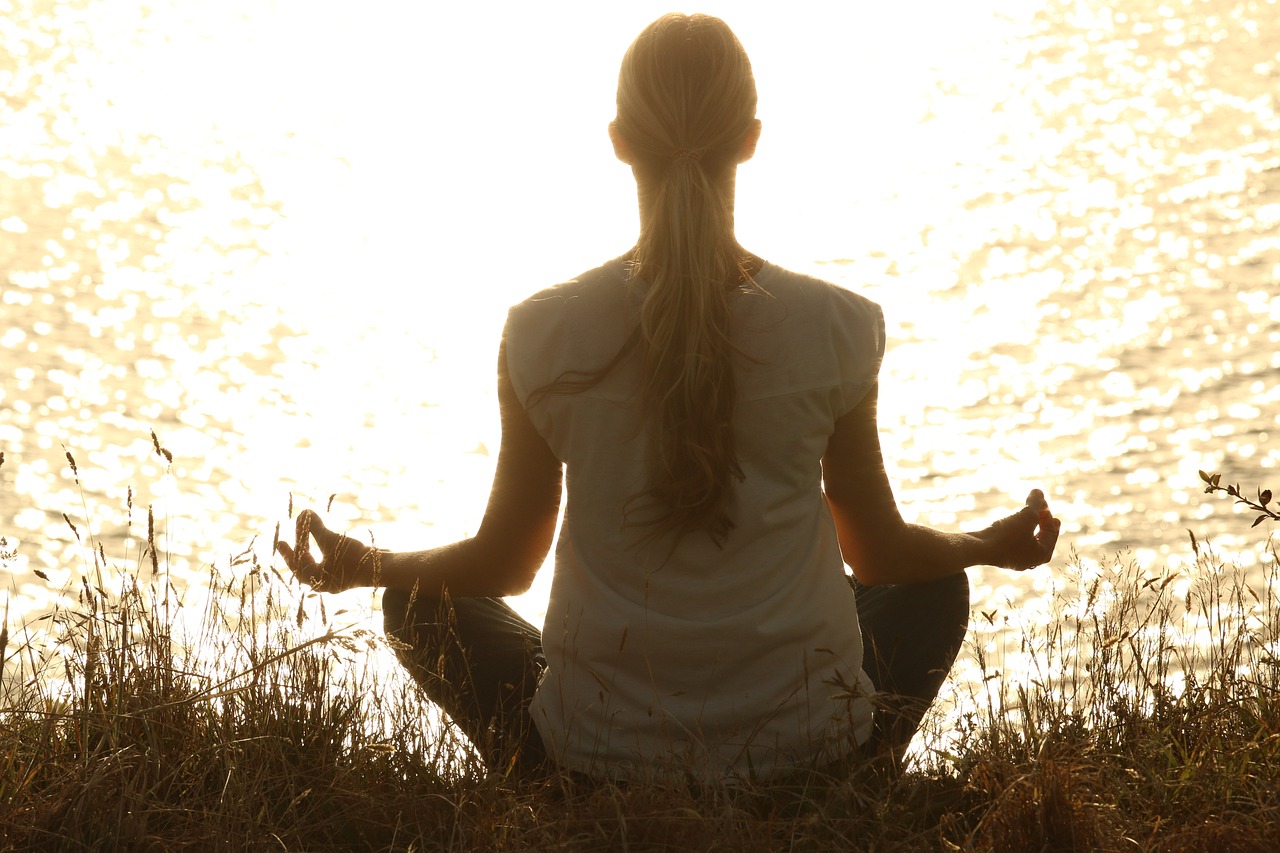 massage et reflexologie entre les mains d'emy